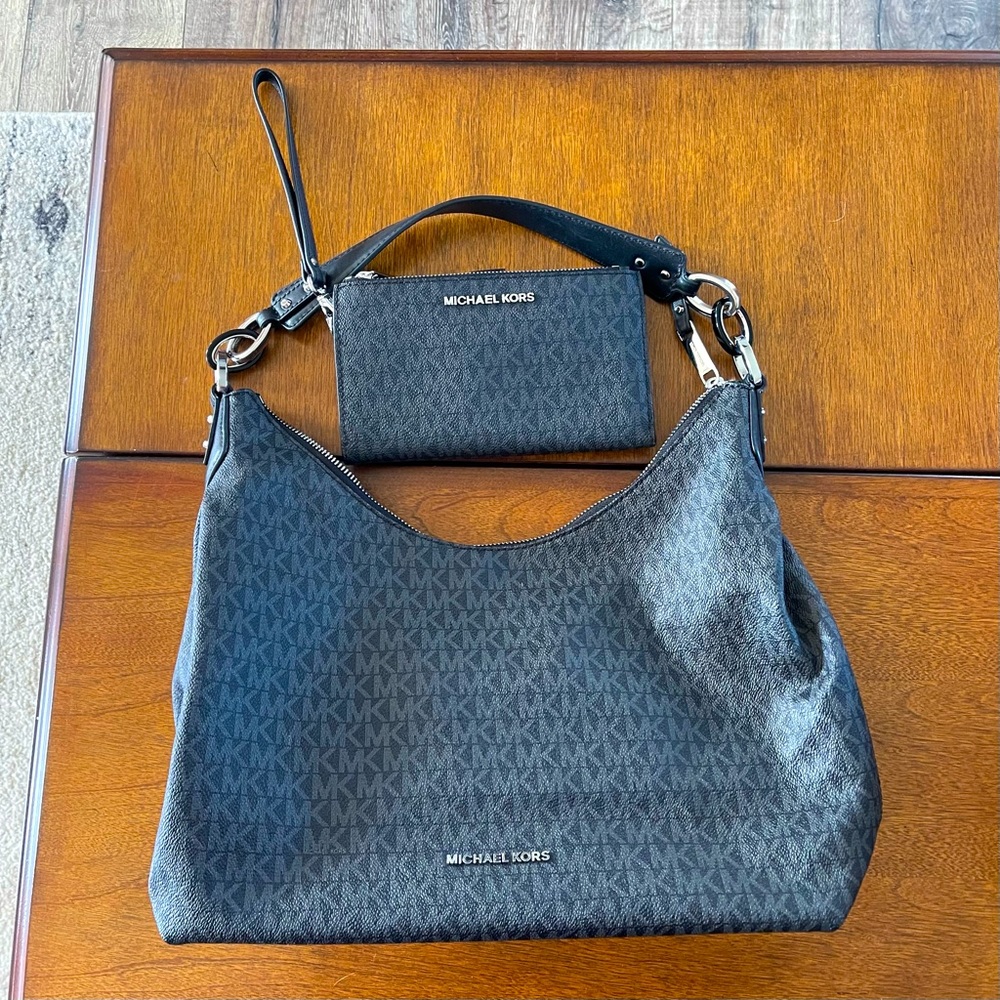 Michael Kors Hobo purse and matching wristlet set